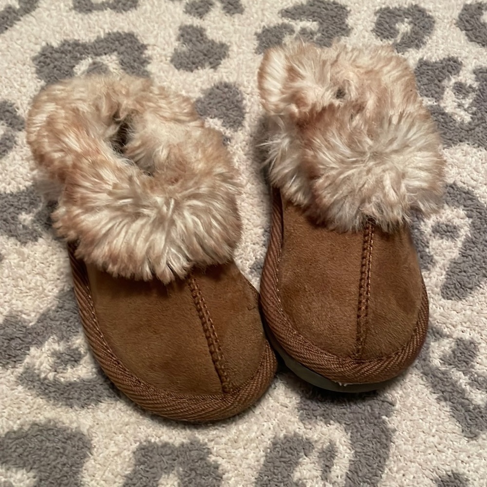 Cat & Jack SlipOn Toddler 6